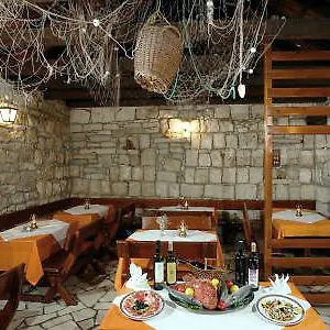 Park Hotel 2*